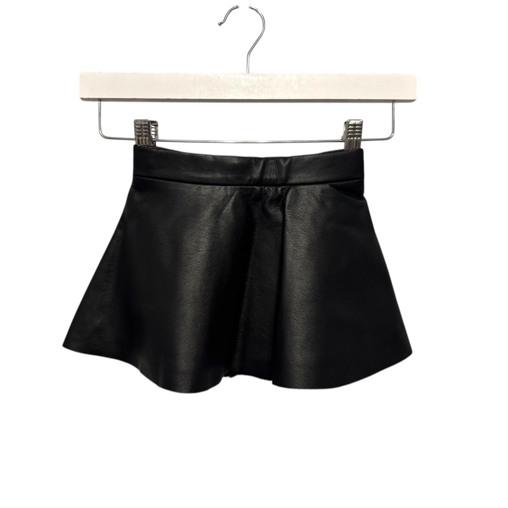 ⭐️ 5/$30 H&M Kids Pleather Skirt size 1.5-2 Years